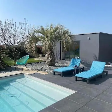Jolie Maison Avec Piscine Et