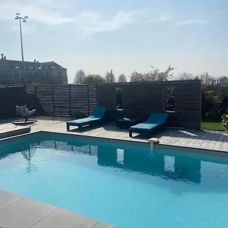 Jolie Maison Avec Piscine Et